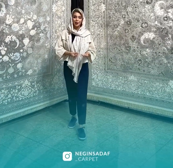 ۱۰ رنگ | تراکم ۳۶۰۰ |گل برجسته| نخ ۱۰۰٪ اکرولیک پرز بلند | بدون پرزدهی و ضدحساسیت |دستبافت‌گونه |بافته شده با پود پنبه| دارای نشان ملی استاندارد ایران | دارای ۱۰ سال ضمانت طلایی کیفیت کالا